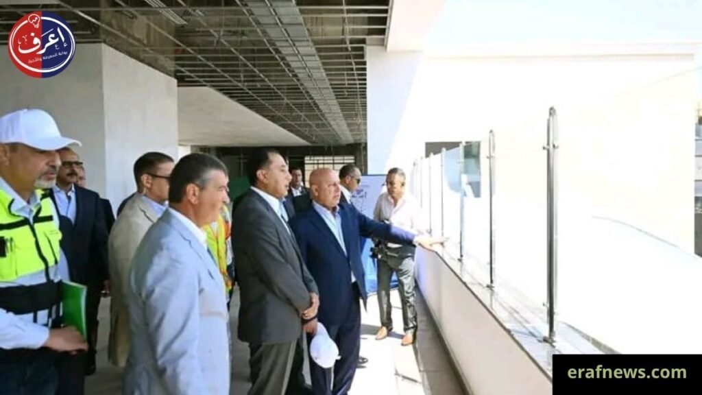 مدبولي يتفقد القطار السريع